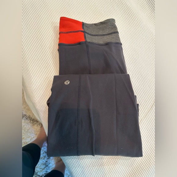 Lululemon flare pants size 6 reversible. Grey - Picture 1 of 4